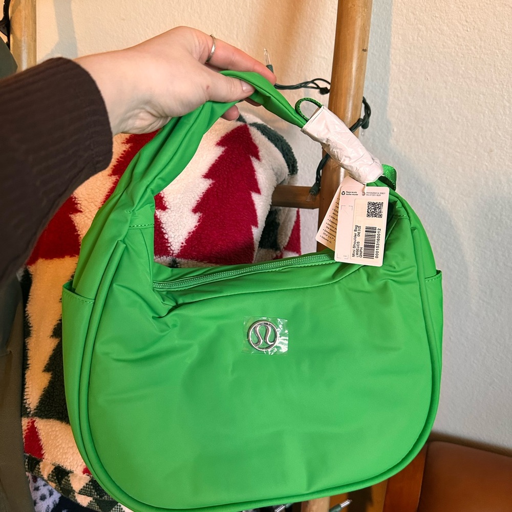 lululemon Green shoulder bag NWT
